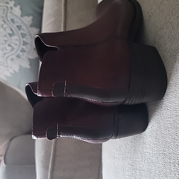 Clarks Booties - Picture 3 of 8